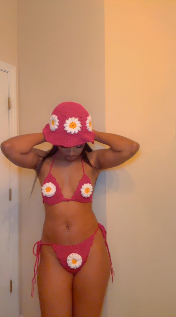 Scallop Daisy Crochet Hat (Custom)